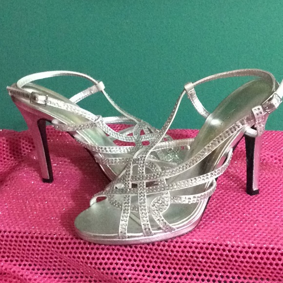 Shoes - New Caparros heels